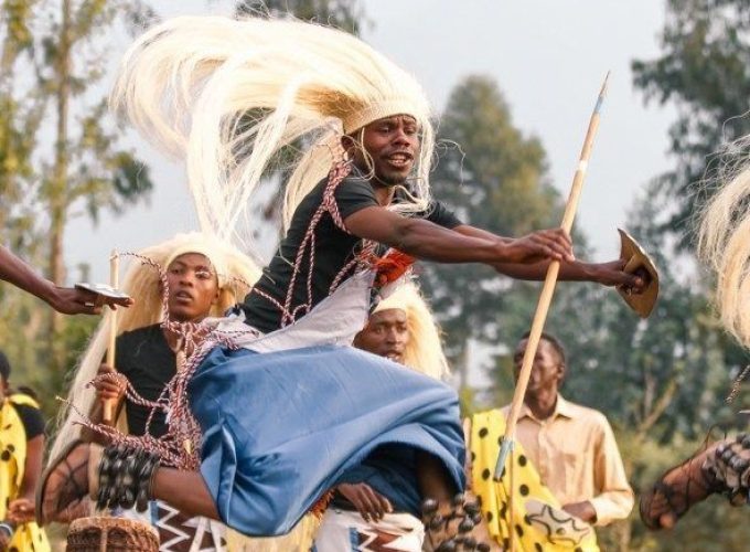 13 DAYS PRIMATES, PARKS & CULTURE: A UGANDA-RWANDA HOLIDAY SAFARI.